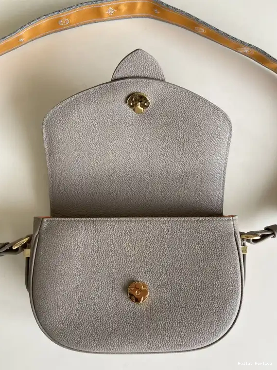 Cheap 9 PONT VUITTON SOFT MM LOUIS 0605